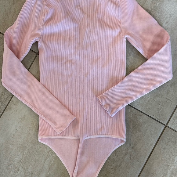 Free People Meg Seamless V-Neck Long-Sleeve Bodysuit - Picture 11 of 12